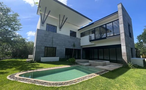 House in Cancún Country Club, Quintana Roo, Mexico 1