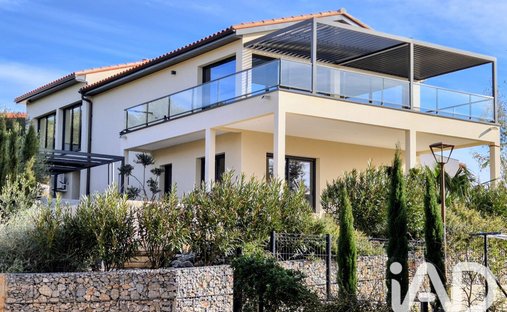 House in Sainte-Colombe-de-la-Commanderie, Occitania, France 1