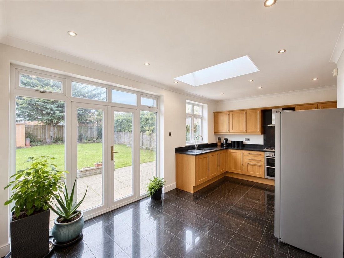 House in Norwood Green, Ealing, England 2 - 17382800
