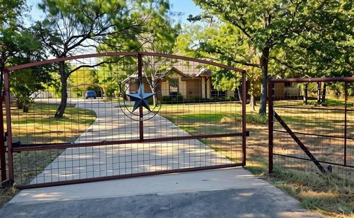 House in Paradise, Texas, United States 1