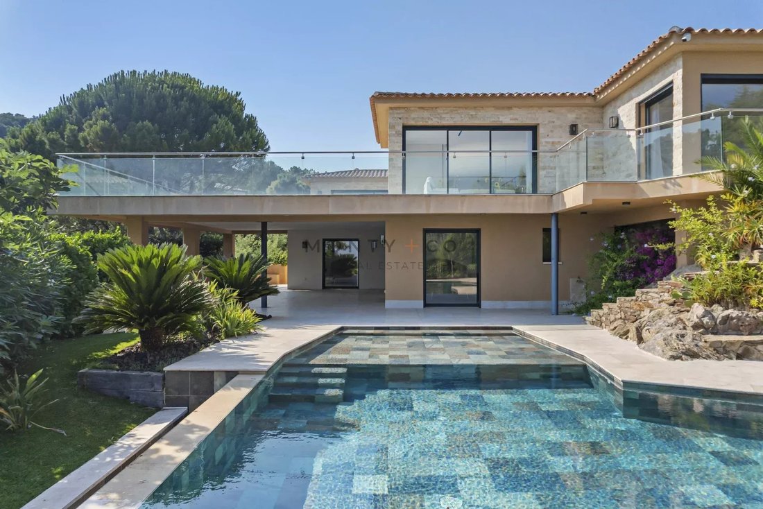Villa in Grimaud, Provence-Alpes-Côte d'Azur, France 2 - 15913916