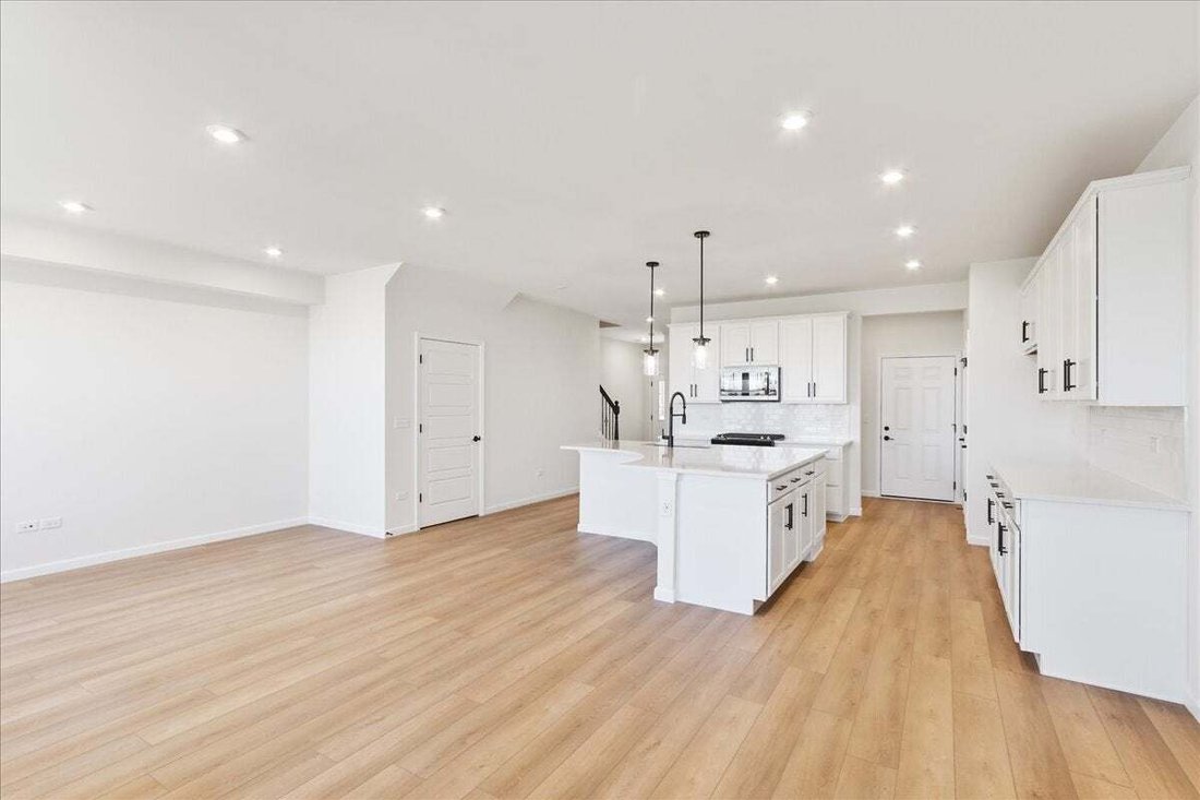 Townhouse in Bolingbrook, Illinois, United States 4 - 18663103