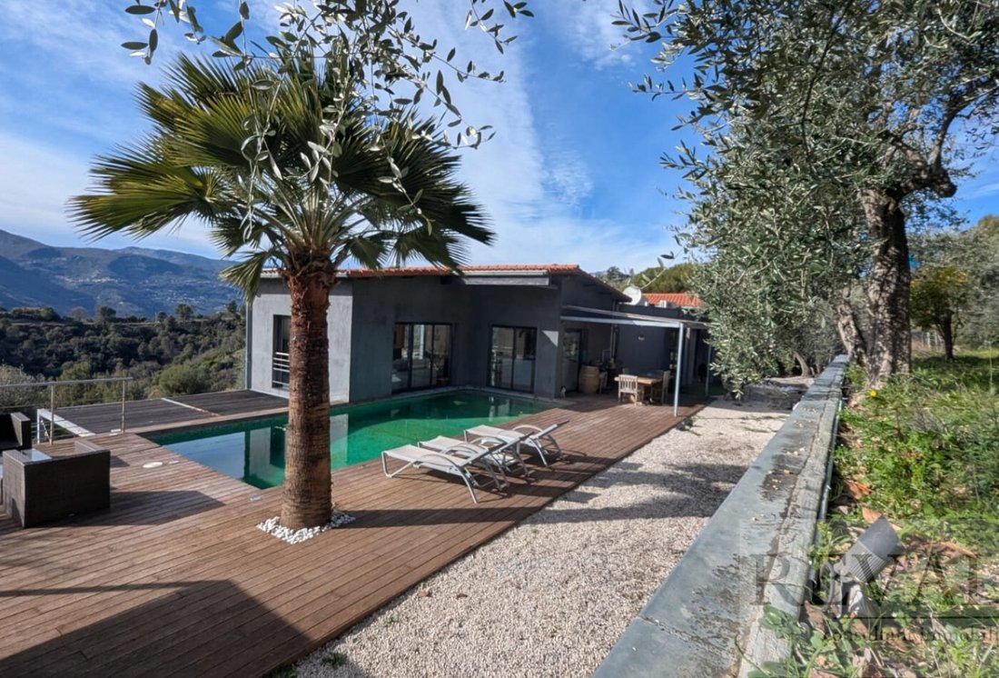 Villa in Castagniers, Provence-Alpes-Côte d'Azur, France 1 - 18668182