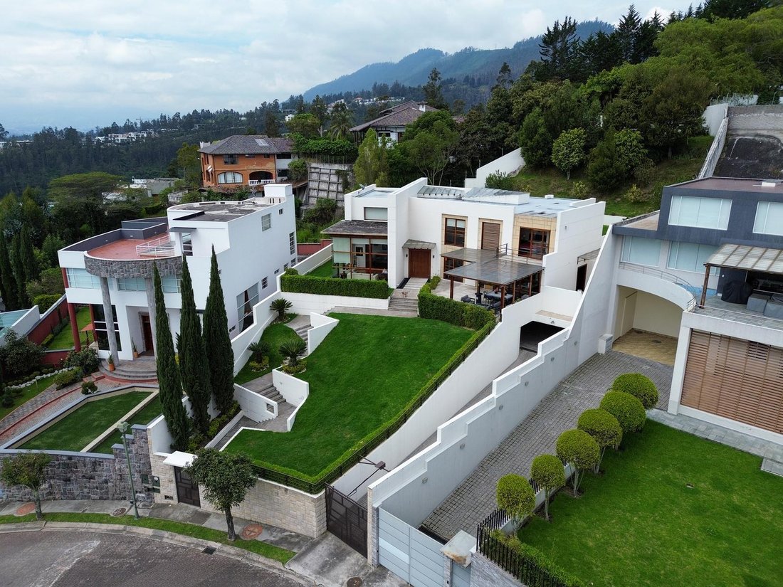 House in Quito, Pichincha, Ecuador 2 - 18660267