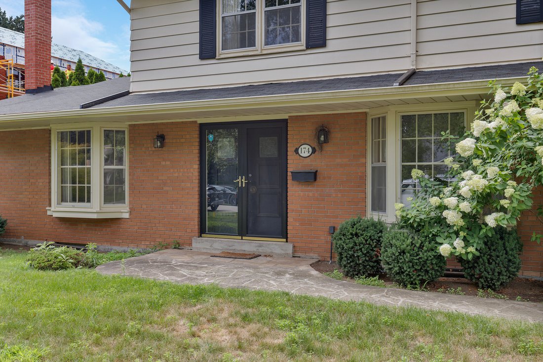 House in Oakville, Ontario, Canada 4 - 18660093