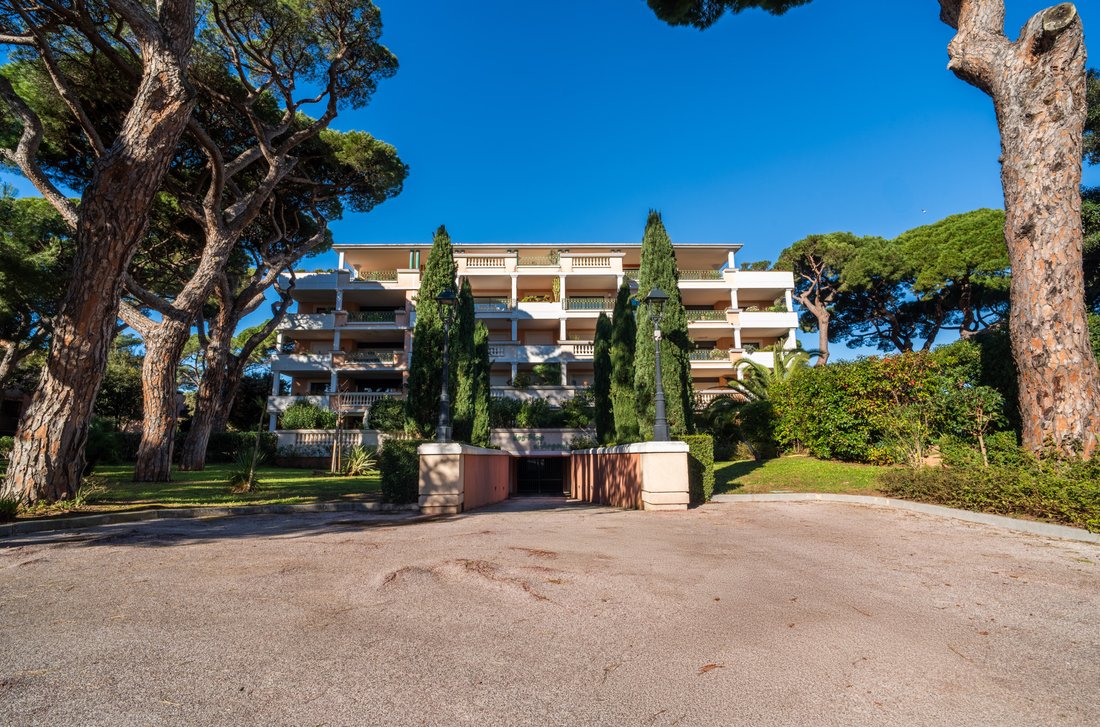 Apartment in Hyeres, Provence-Alpes-Côte d'Azur, France 1 - 18659565