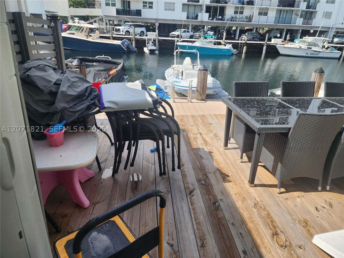 Townhouse in Golden Beach, Florida, United States 5 - 18669012