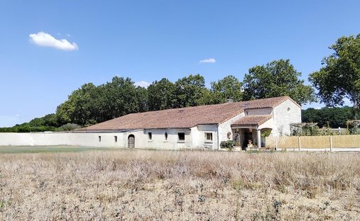 House in Mosnac, Nouvelle-Aquitaine, France 1