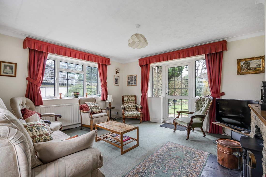 Bungalow in Long Crendon, England 4 - 18665970