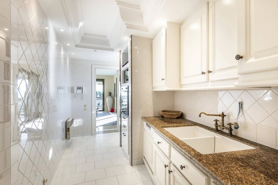 Villa in Cannes, Provence-Alpes-Côte d'Azur, France 5 - 16993014