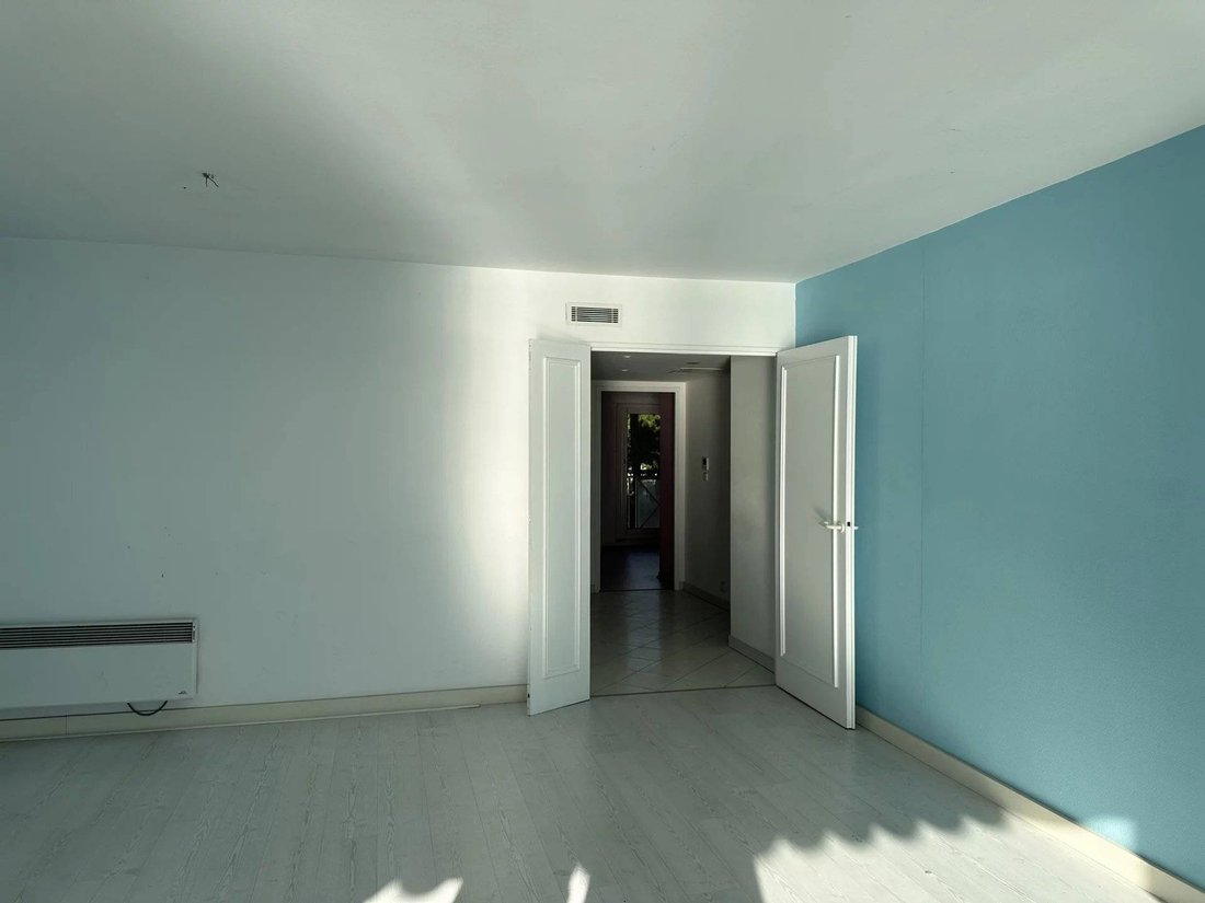Apartment in Menton, Provence-Alpes-Côte d'Azur, France 3 - 15426180