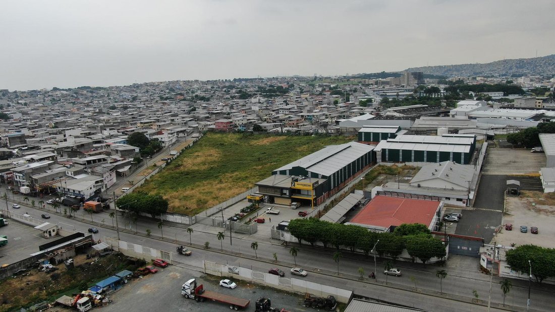 Land in Guayaquil, Guayas, Ecuador 1 - 18660565