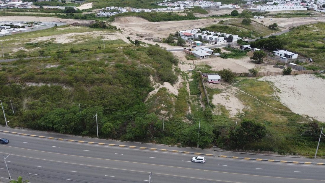 Land in Manta, Manabí, Ecuador 2 - 18660216