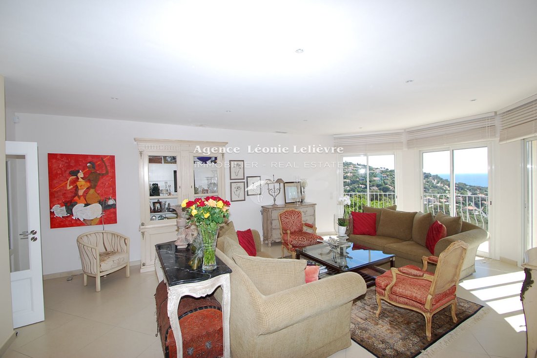 Villa in Les Issambres, Roquebrune-sur-Argens, France 4 - 18666476