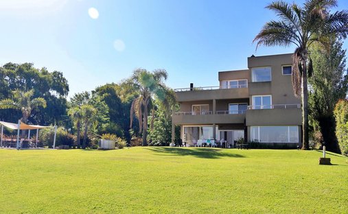 House in San Fernando, Buenos Aires Province, Argentina 1