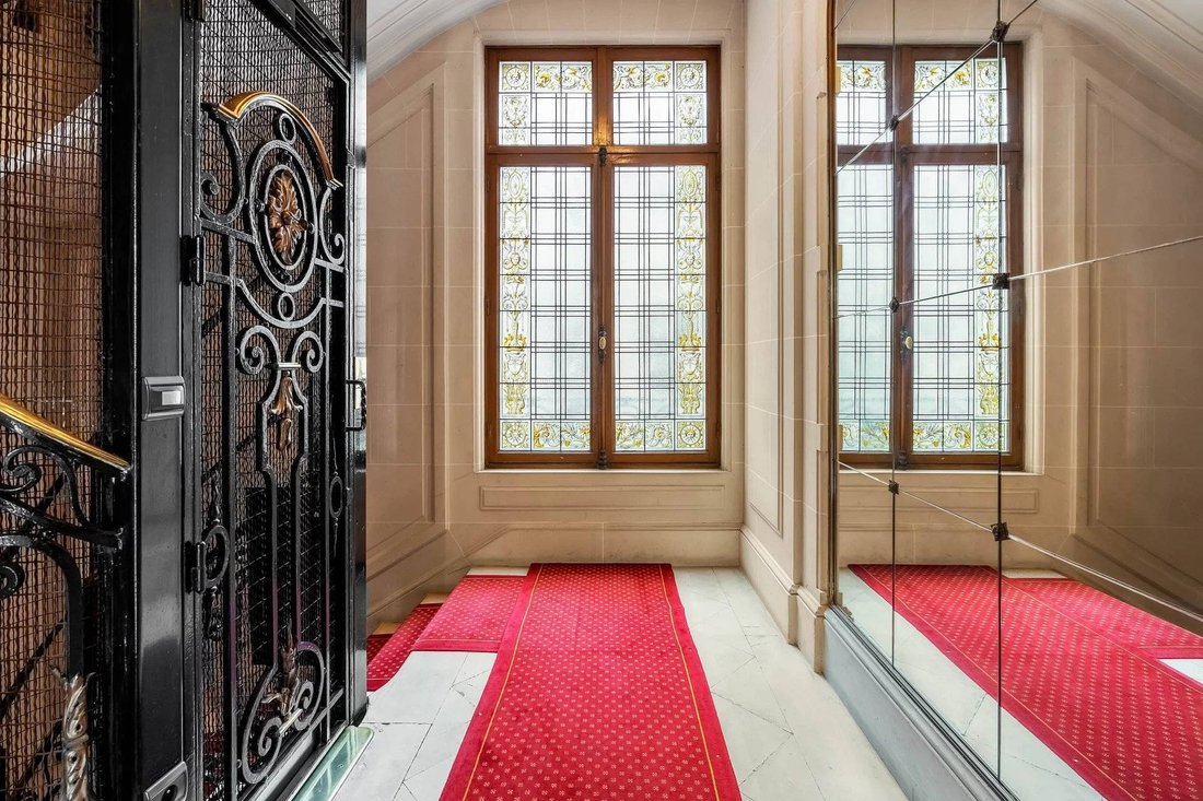 Apartment in Saint Philippe du Roule, Paris 8e Arrondissement, Paris 1 - 17267722