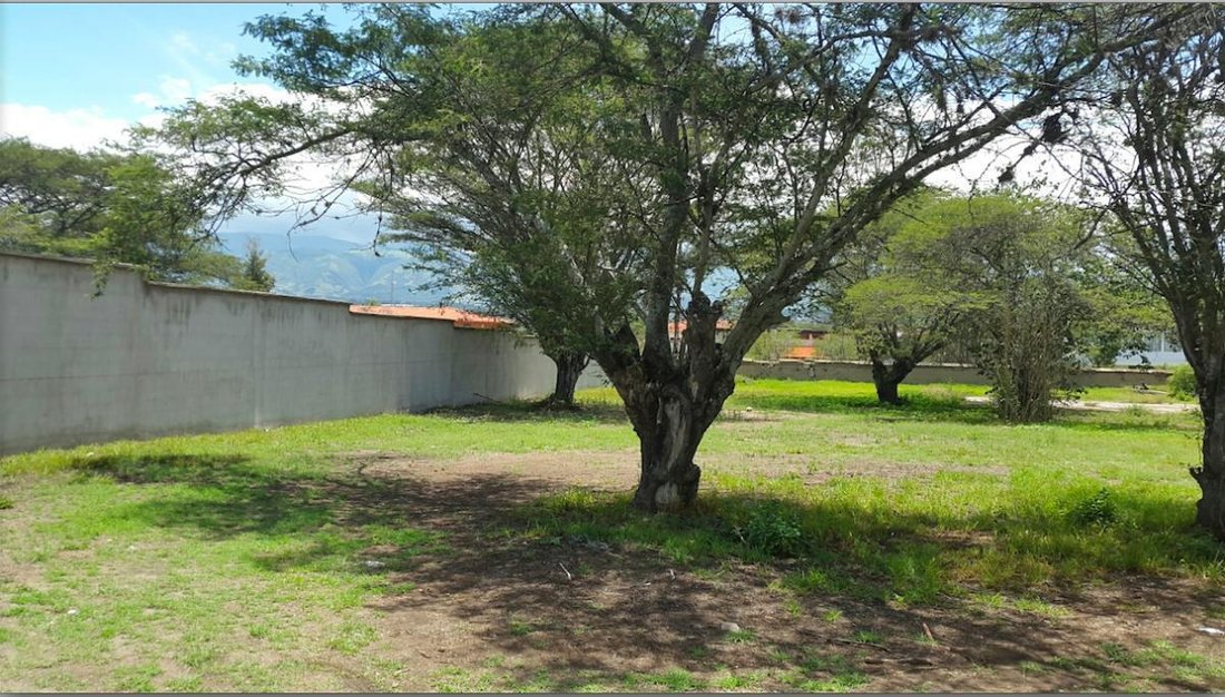 Land in Quito, Pichincha, Ecuador 3 - 18661611