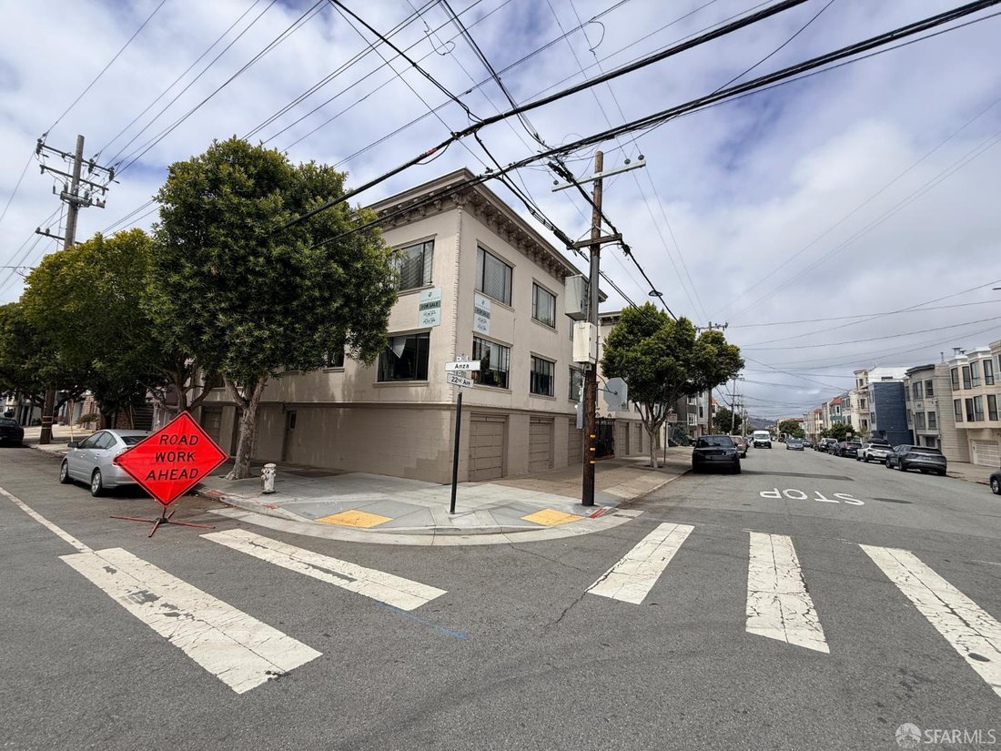 San Francisco, California, United States 4 - 18662701