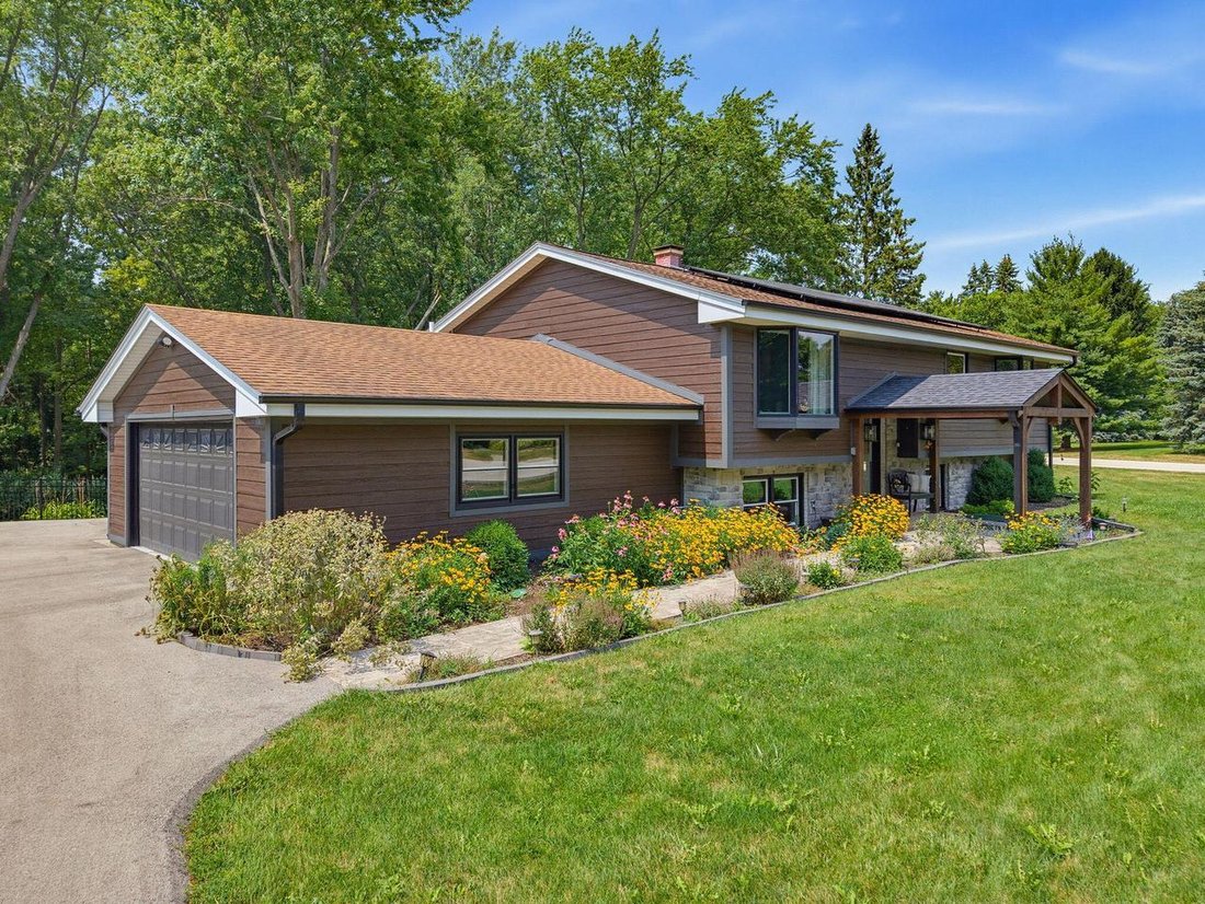 House in Nashotah, Wisconsin, United States 1 - 18665698
