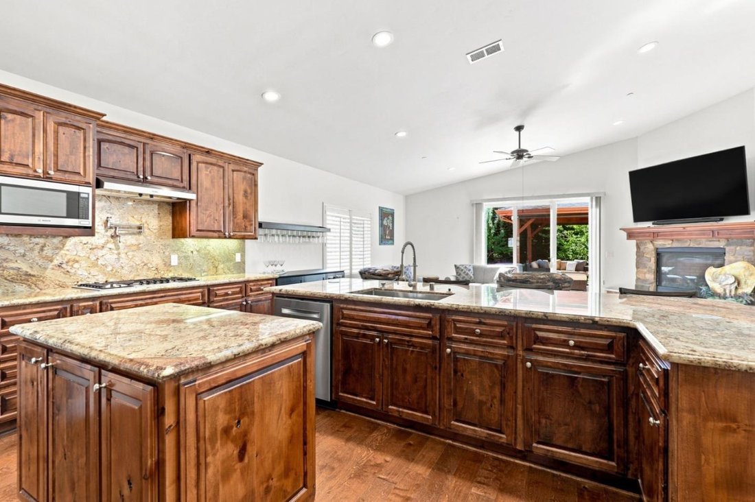 House in Hollister, California, United States 5 - 18667318