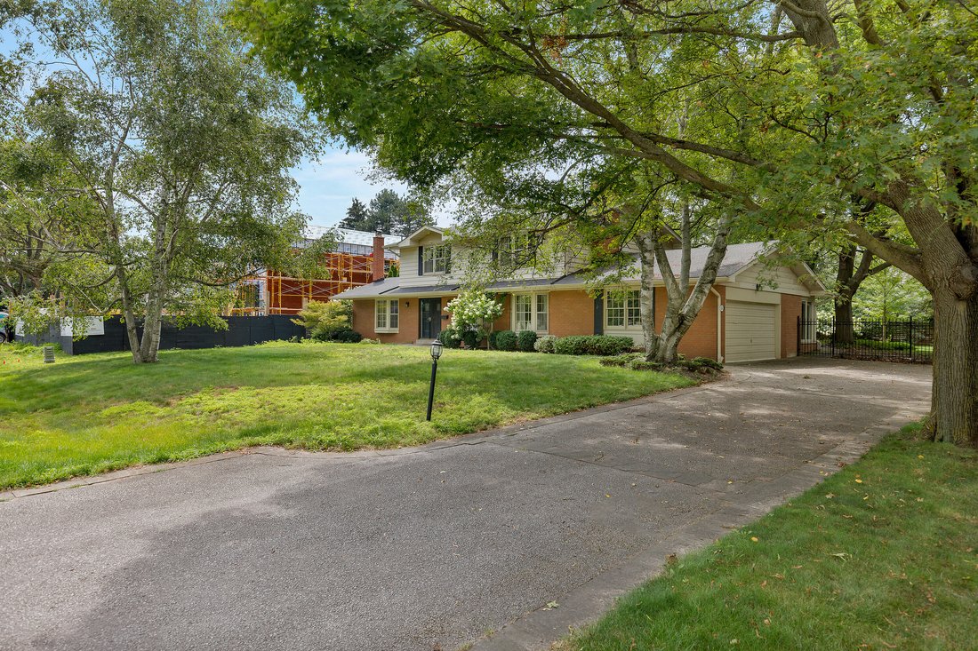 House in Oakville, Ontario, Canada 3 - 18660093