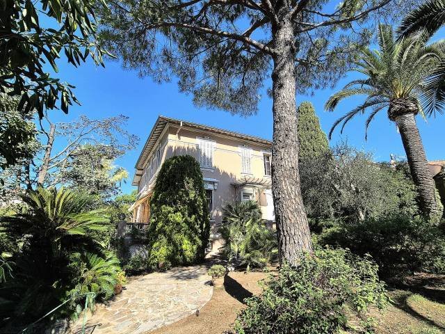 House in Cannes, Provence-Alpes-Côte d'Azur, France 2 - 16064819