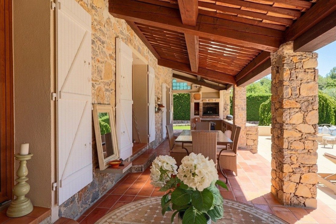 House in La Roquebrussanne, Provence-Alpes-Côte d'Azur, France 3 - 18665528