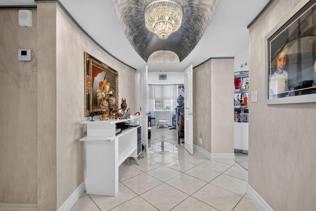 Condo in Hallandale Beach, Florida, United States 2 - 18663066