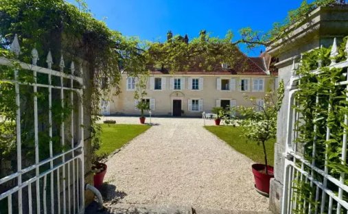 House in Baudières, Bourg-en-Bresse, France 1