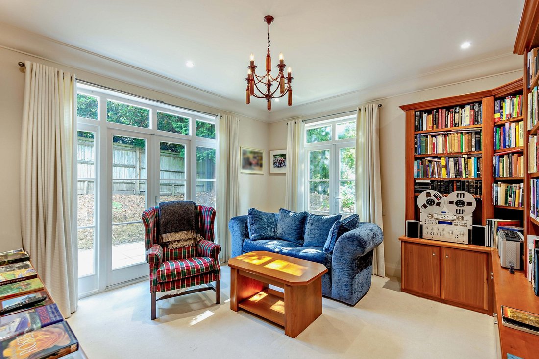 House in Sunningdale, England 5 - 18659556