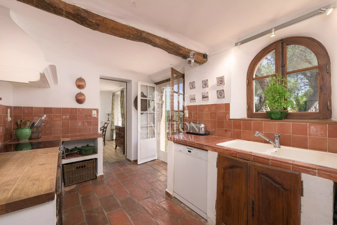 Villa in Grasse, Provence-Alpes-Côte d'Azur, France 5 - 18660892