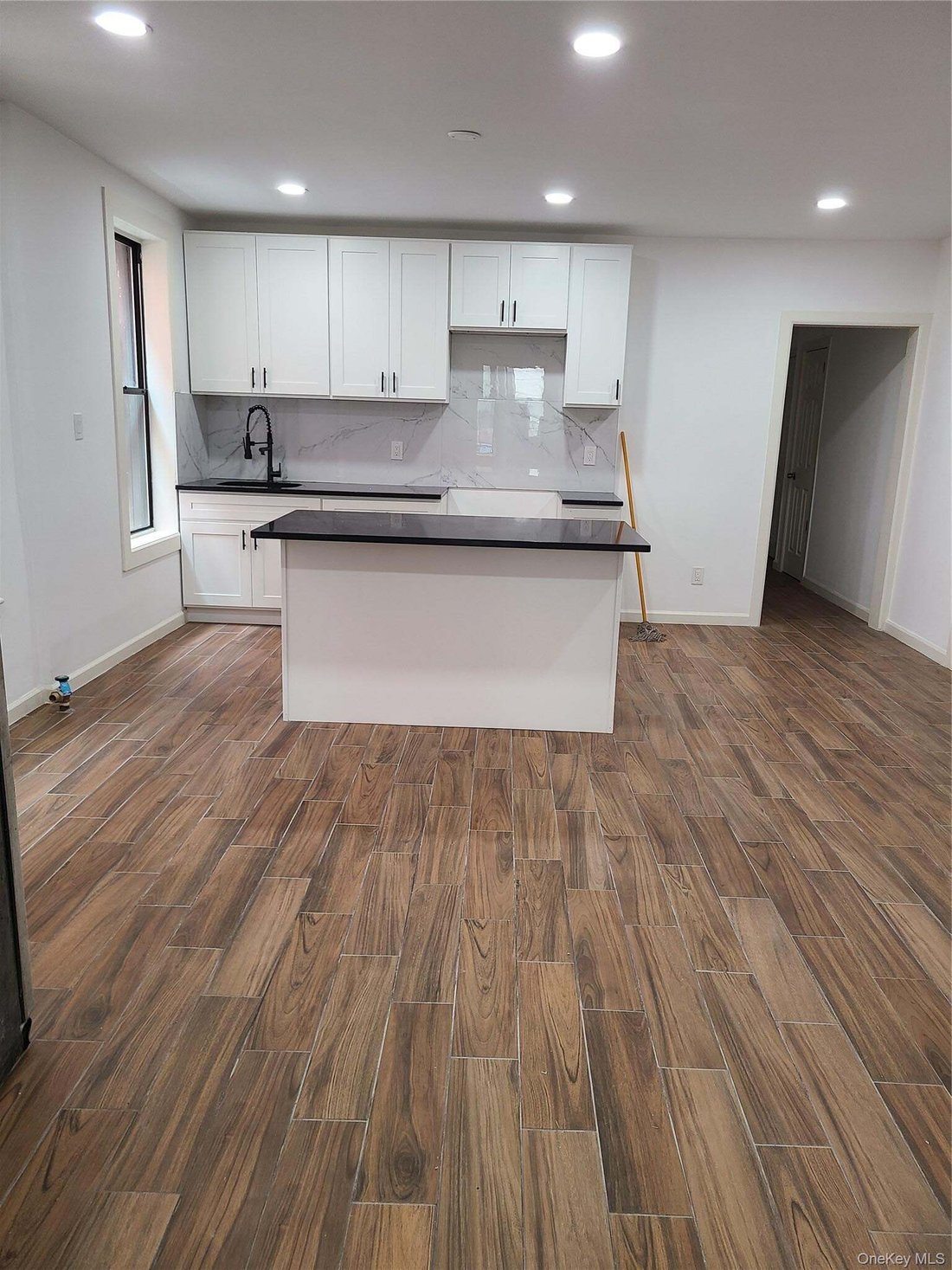 House in New York, New York, United States 4 - 18662062