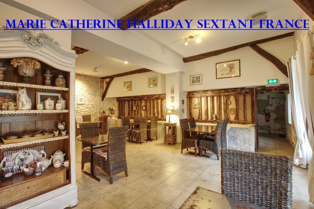 Estate in Antonne-et-Trigonant, Nouvelle-Aquitaine, France 4 - 18672473