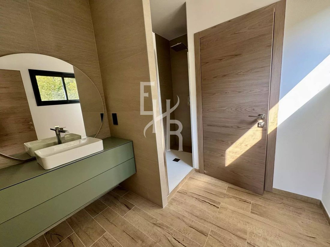 Villa in Mougins, Provence-Alpes-Côte d'Azur, France 5 - 17646327