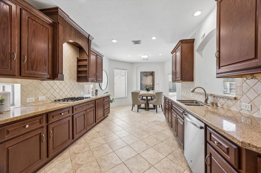 House in Houston, Texas, United States 3 - 18664176