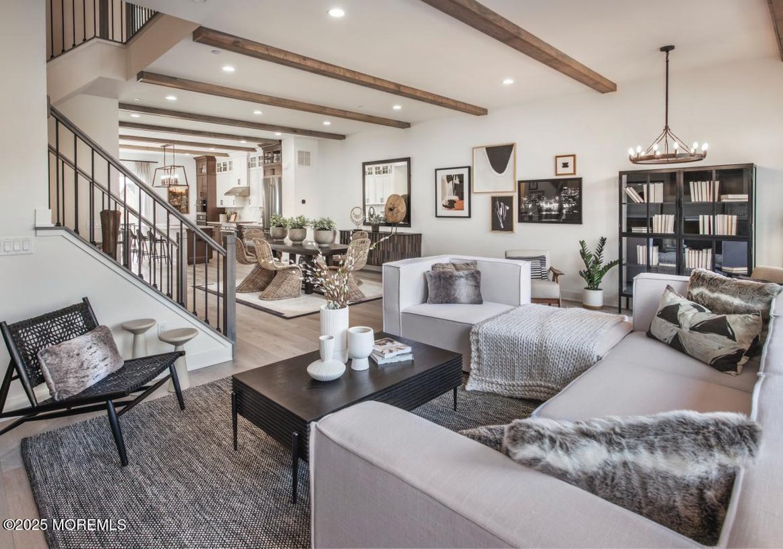 Condo in North Middletown, New Jersey, United States 3 - 18661865