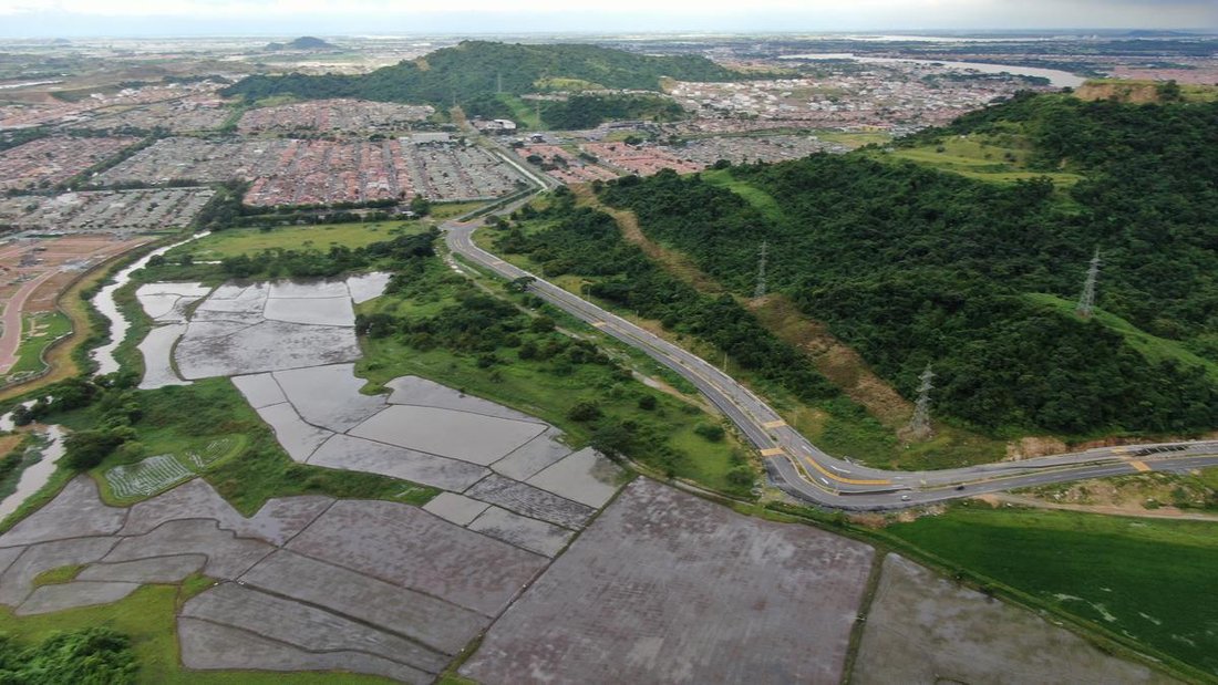Land in Guayaquil, Guayas, Ecuador 2 - 18660477