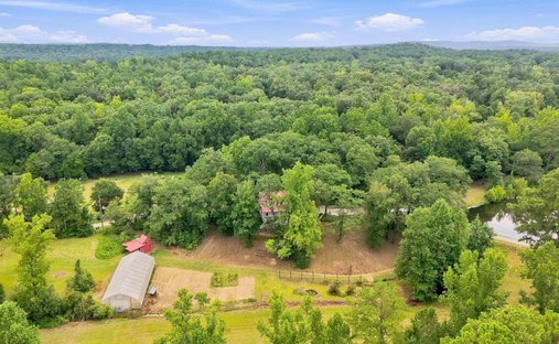 House in Chelsea, Alabama, United States 1