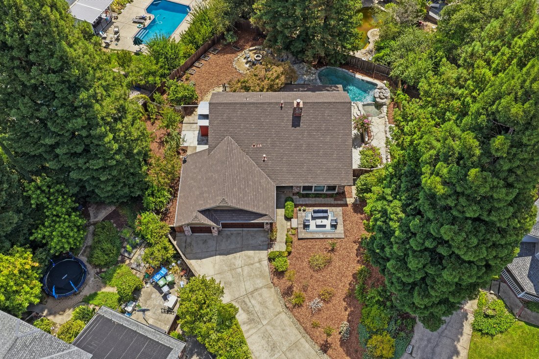 Folsom, California, United States 4 - 18666432
