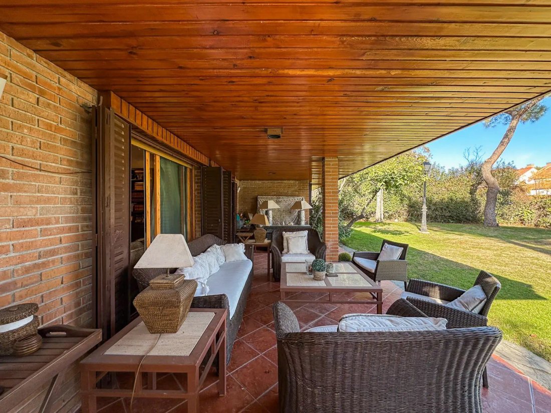 Chalet in Las Rozas de Madrid, Comunidad de Madrid, Spain 2 - 18357135
