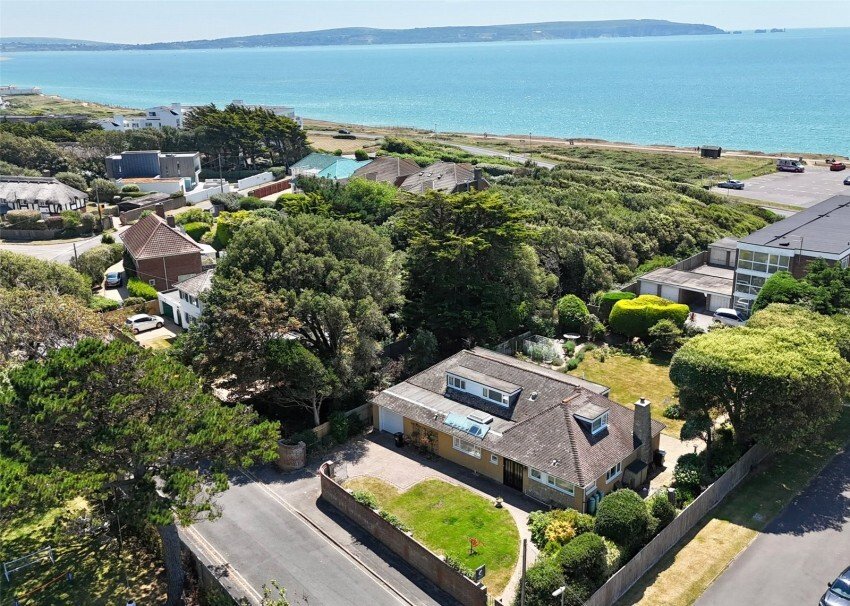 House in Milford on Sea, England 1 - 17493941