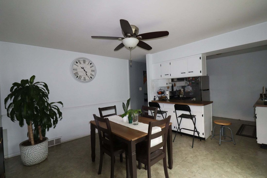 House in Buffalo Grove, Illinois, United States 5 - 18669231