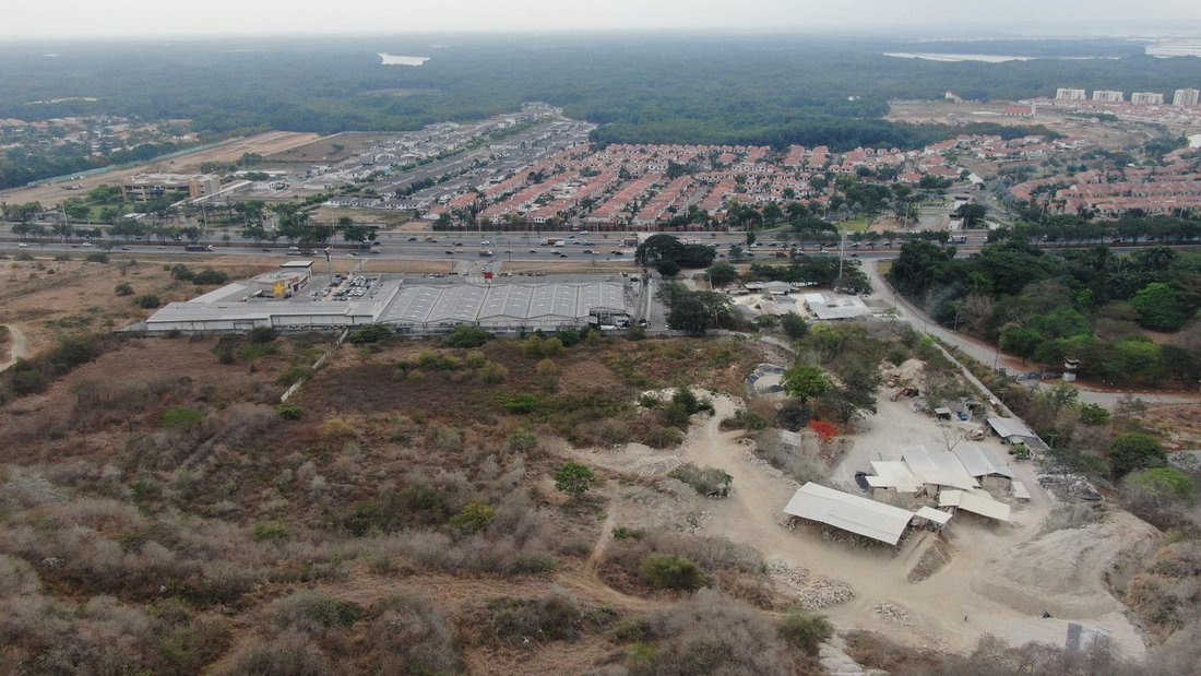 Land in Guayaquil, Guayas, Ecuador 3 - 18660270