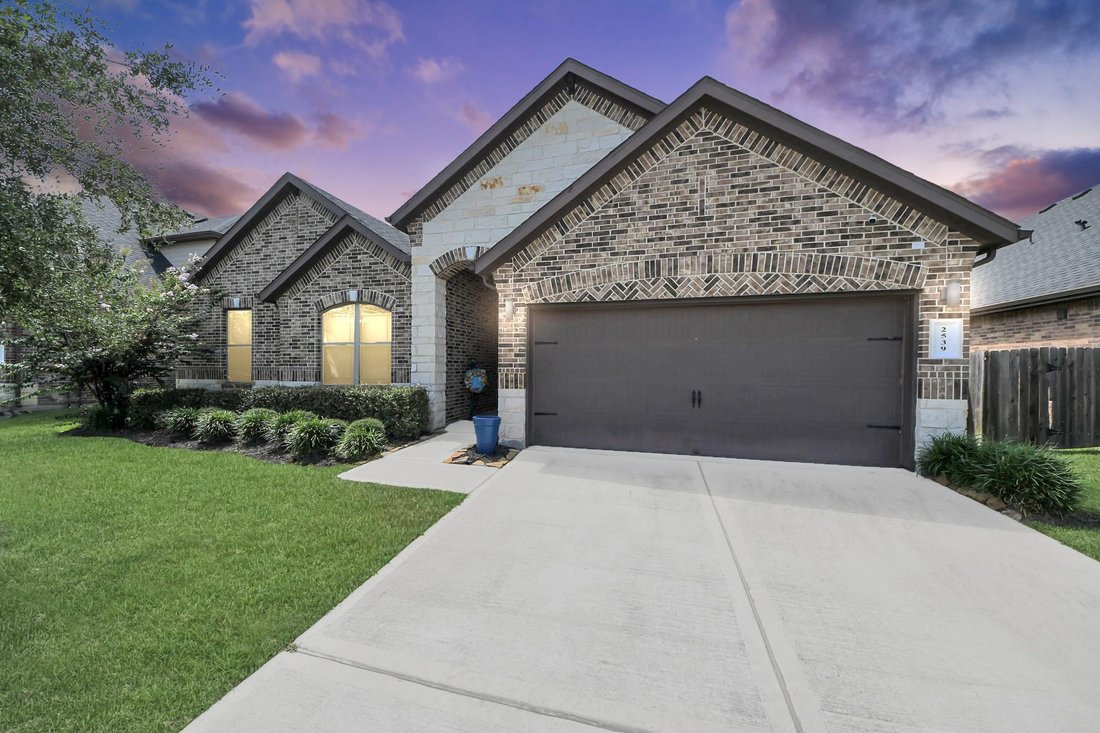 House in Friendswood, Texas, United States 1 - 18664203