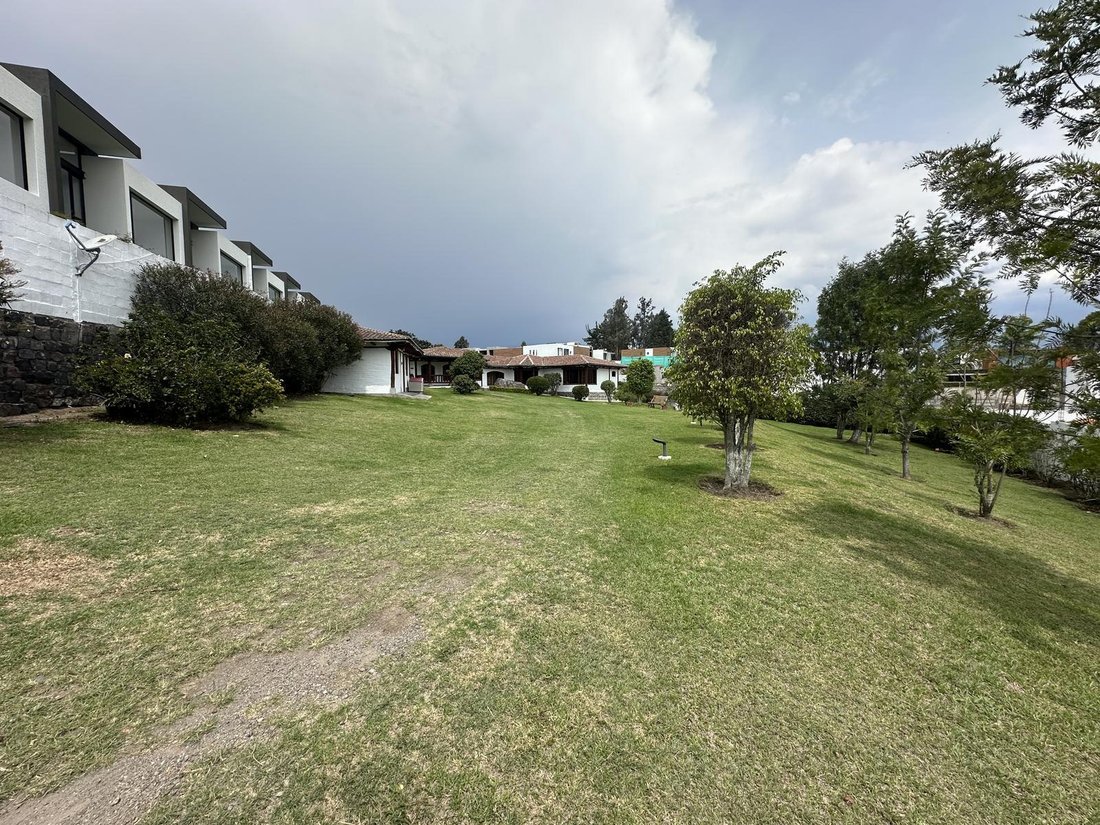Land in Quito, Pichincha, Ecuador 3 - 18661492