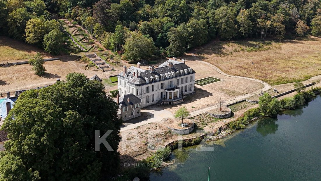 Castle in Ville Sud, Fontainebleau, France 1 - 18661167