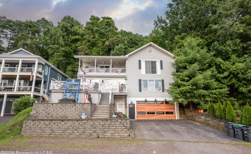 House in Harveys Lake, Pennsylvania, United States 1
