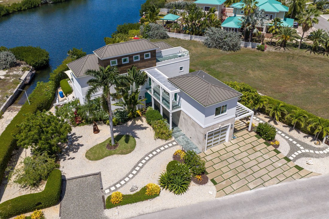 House in West Bay, West Bay, Cayman Islands 3 - 18665233