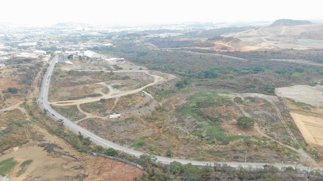Land in Guayaquil, Guayas, Ecuador 1 - 18660047