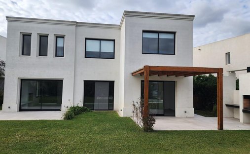 House in Tigre, Buenos Aires Province, Argentina 1